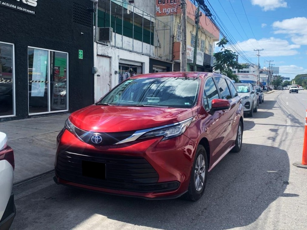 Toyota Sienna 2022 LE Hybrid